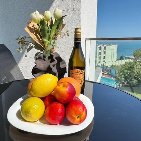 Modern Sea View Апартаменти