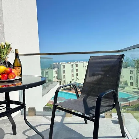 Апартаменти Modern Sea View *
