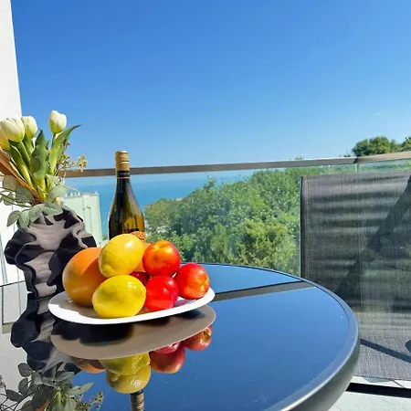 Апартаменти Modern Sea View *