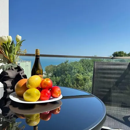 Апартаменти Modern Sea View Варна