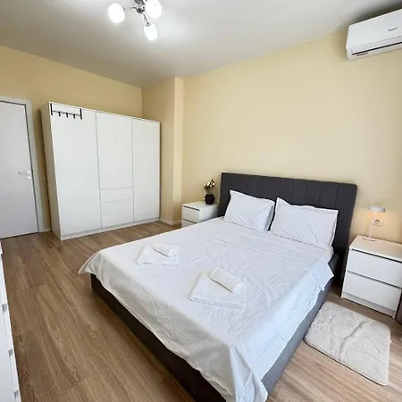 Апартаменти Modern Sea View Варна