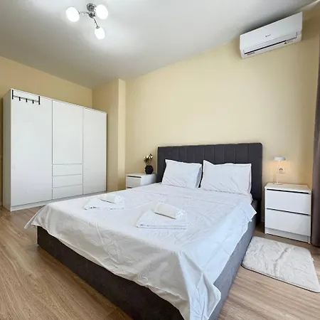 Апартаменти Modern Sea View *